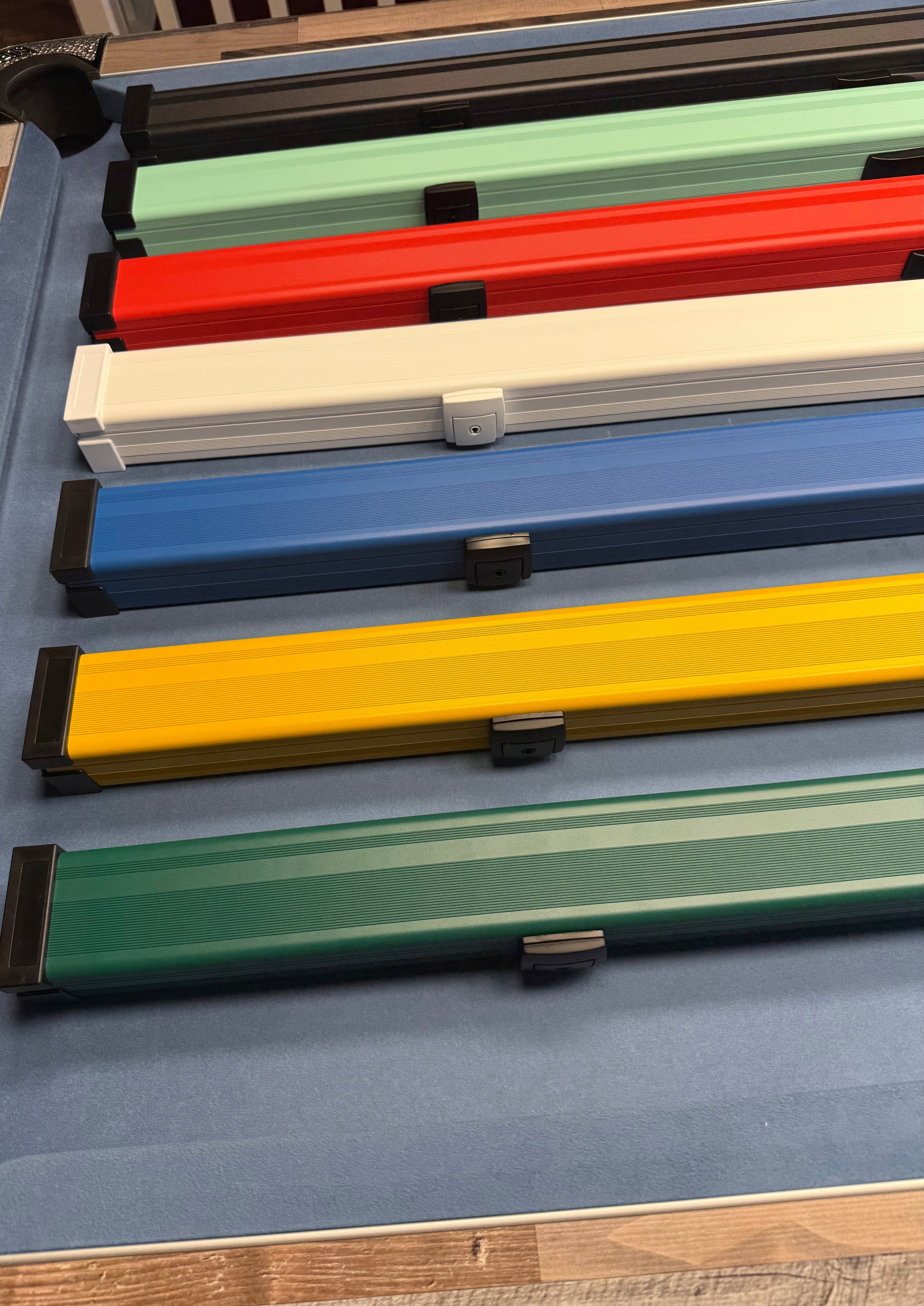 Premium aluminium Cue Case
