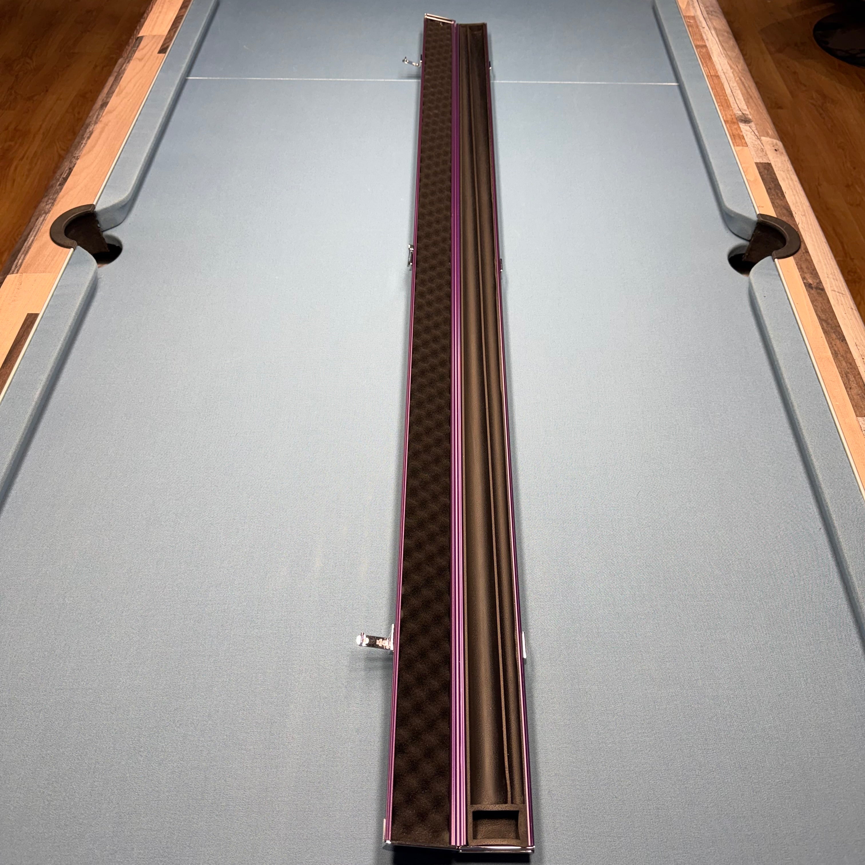 2x 1-Piece 57" Aluminium Cue Case - Purple