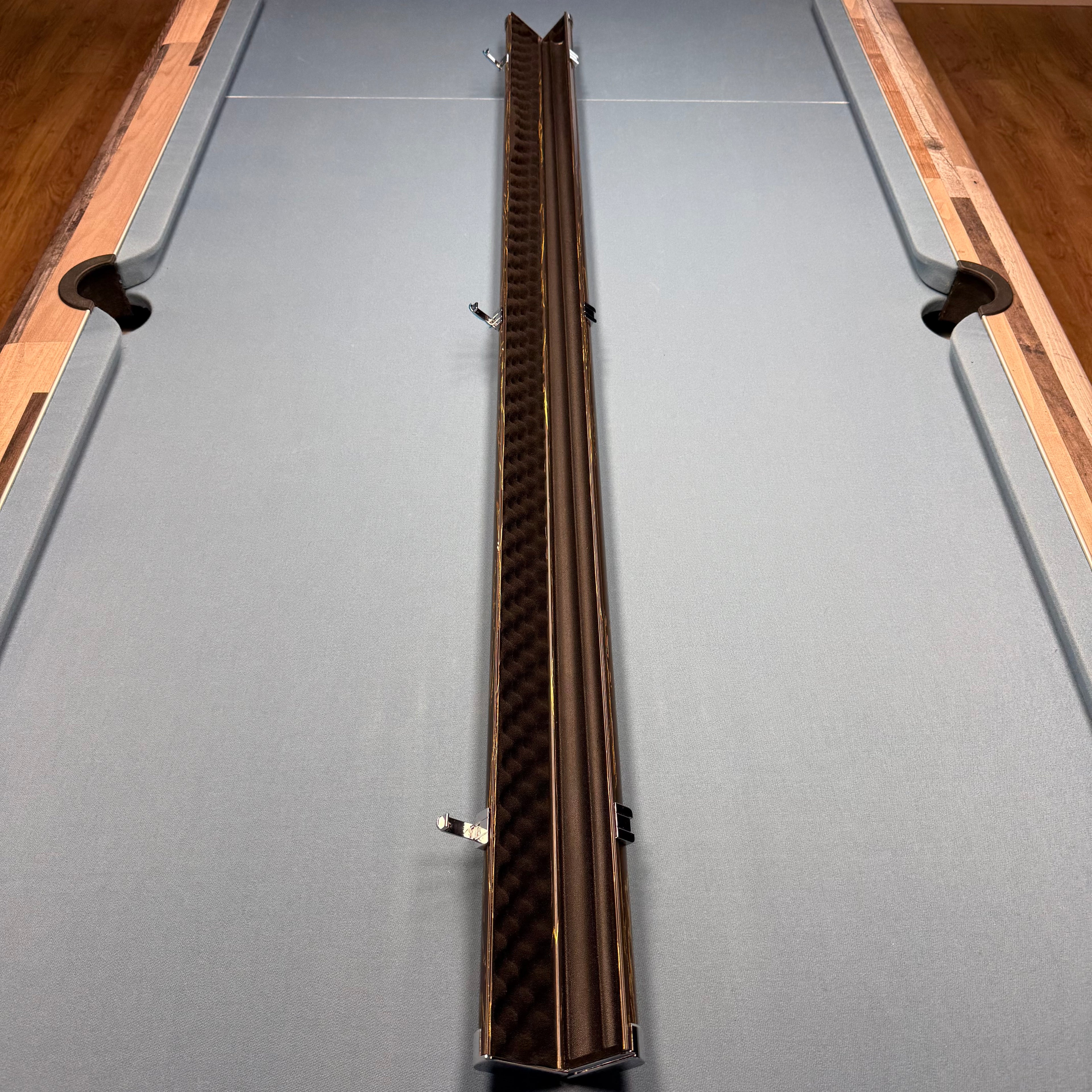 2x 1-Piece 57" Aluminium Cue Case - Limited Edition Black & Gold