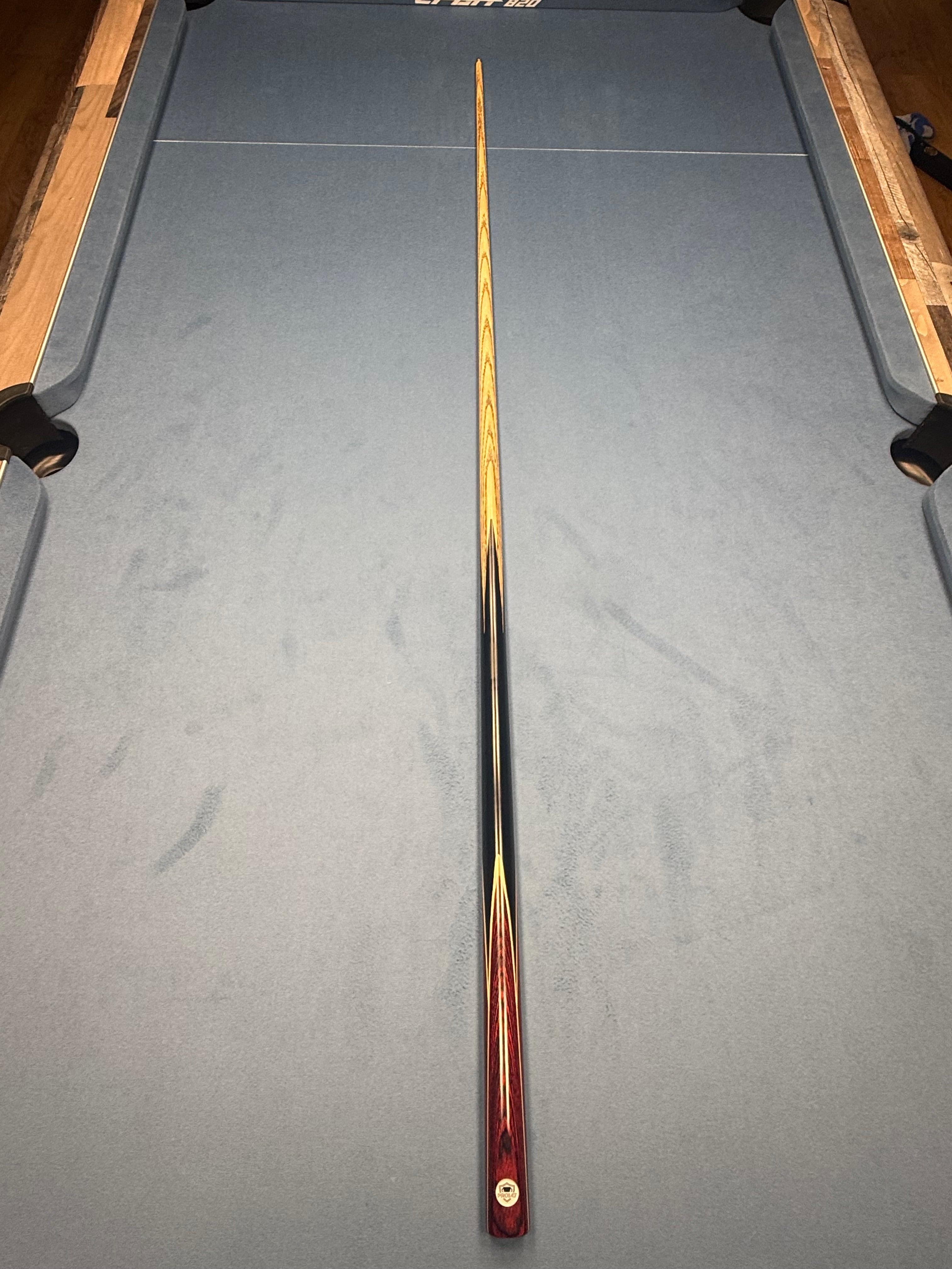 Pro 147 Farsley Snooker Cue with Layered Medium Tip