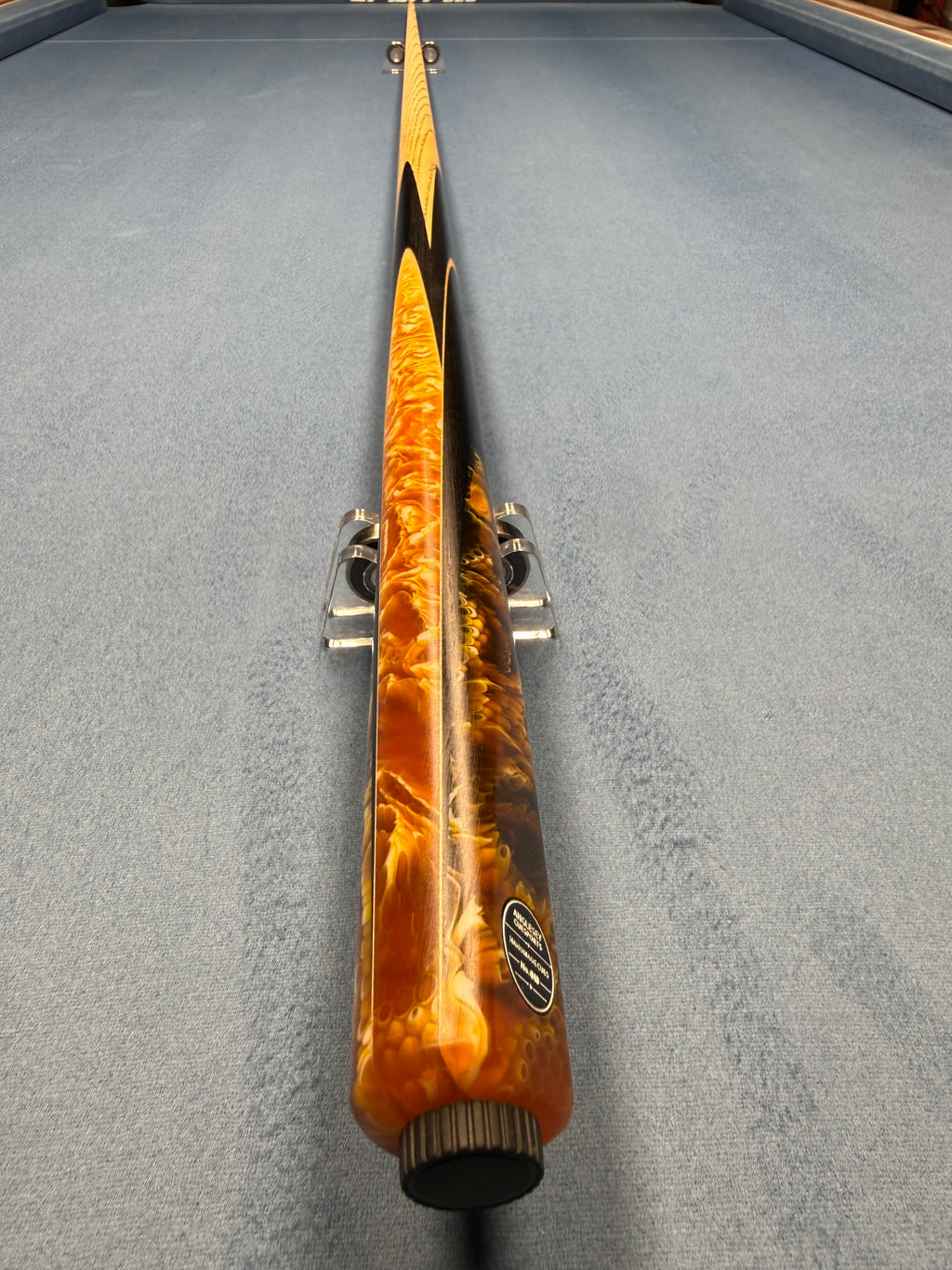 Anglesey Cuesports Amber Viper Cue No.019 - full length tip end view on table