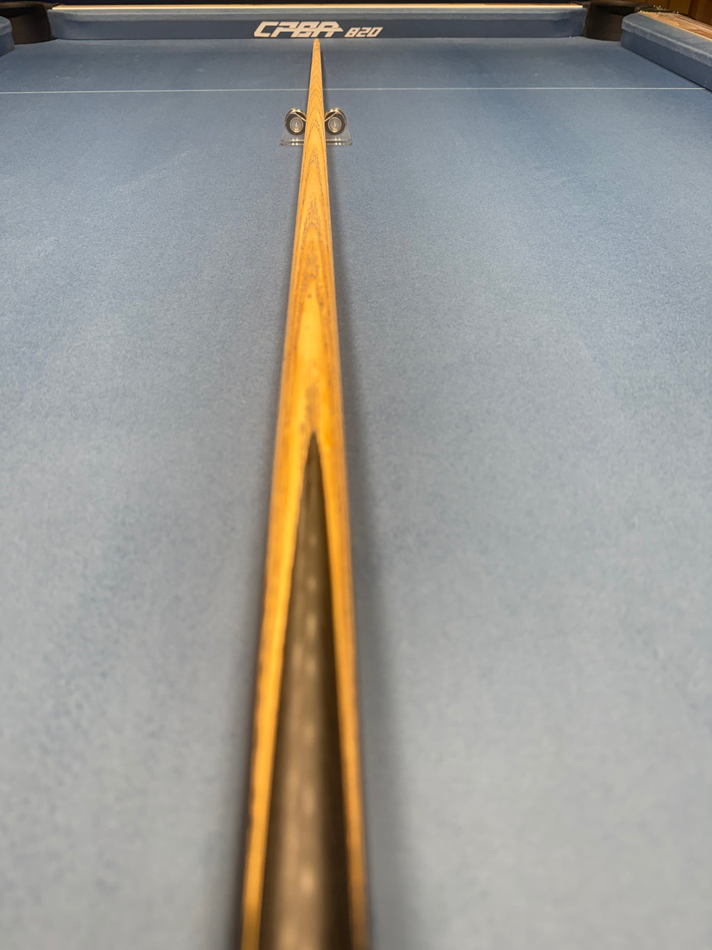 Anglesey Cuesports Green Peacock Cue No.022 - full length tip end view on table