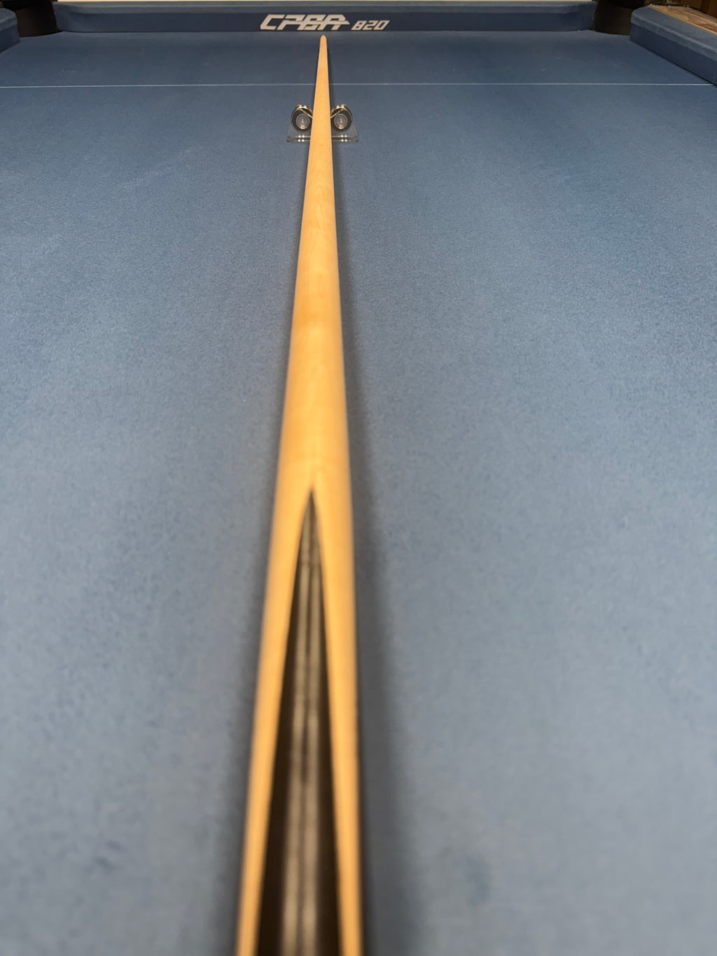 Anglesey Cuesports Red Peacock Cue No.023 - full length tip end view on table