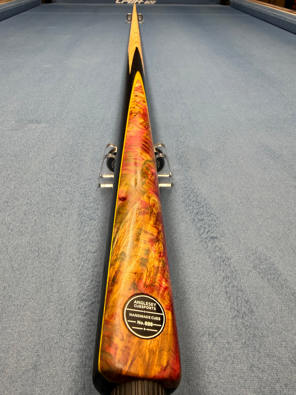 Anglesey Cuesports Crimson Burr Cue No.026 - full length butt end view showing crimson burr wood and black splices