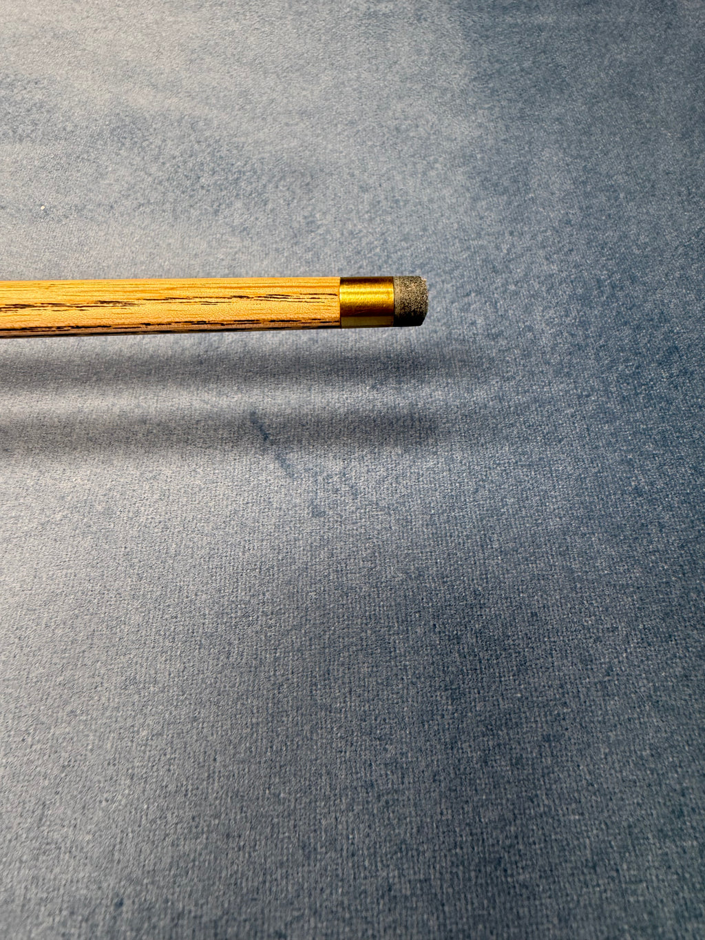 Anglesey Cuesports Handmade Cue No.050 - badge close-up butt view