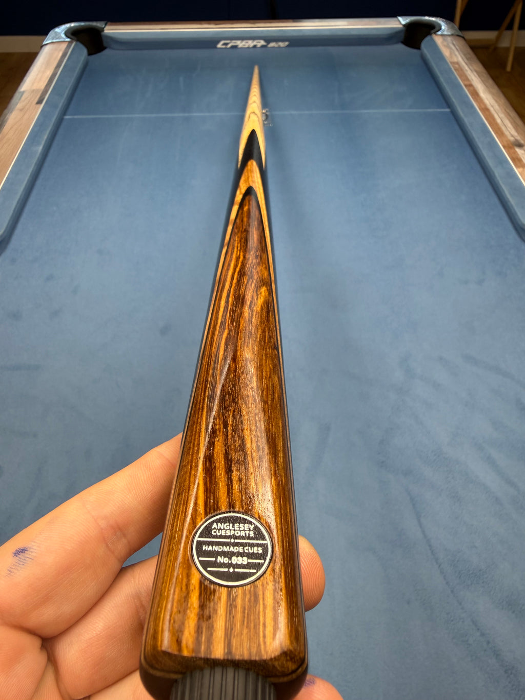Anglesey Cuesports Handmade Cue No.033 - full length butt view on table