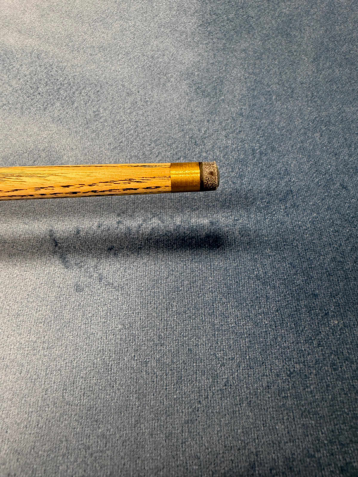 Anglesey Cuesports Handmade Cue No.036 - brass ferrule and zebrawood tip close-up