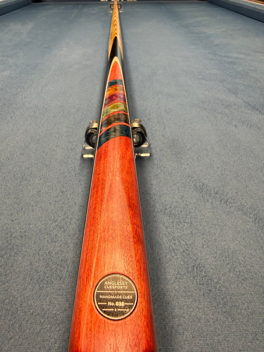 Anglesey Cuesports Handmade Cue No.038 - full length butt view on table
