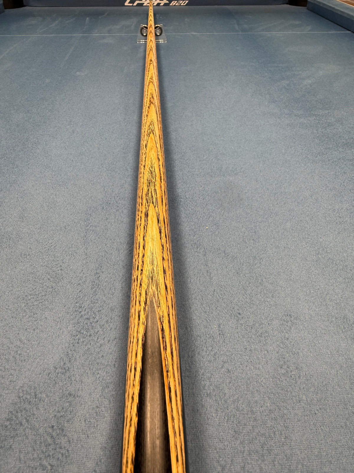 Anglesey Cuesports Handmade Cue No.037 - badge and price tag close-up